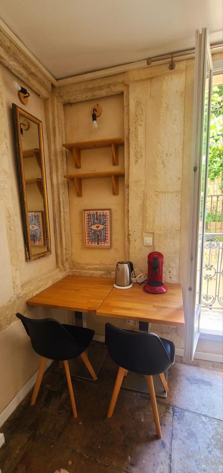 Studio Au Coeur Historique De Montpellier, 2 Personnes Et Wifi Eksteriør bilde