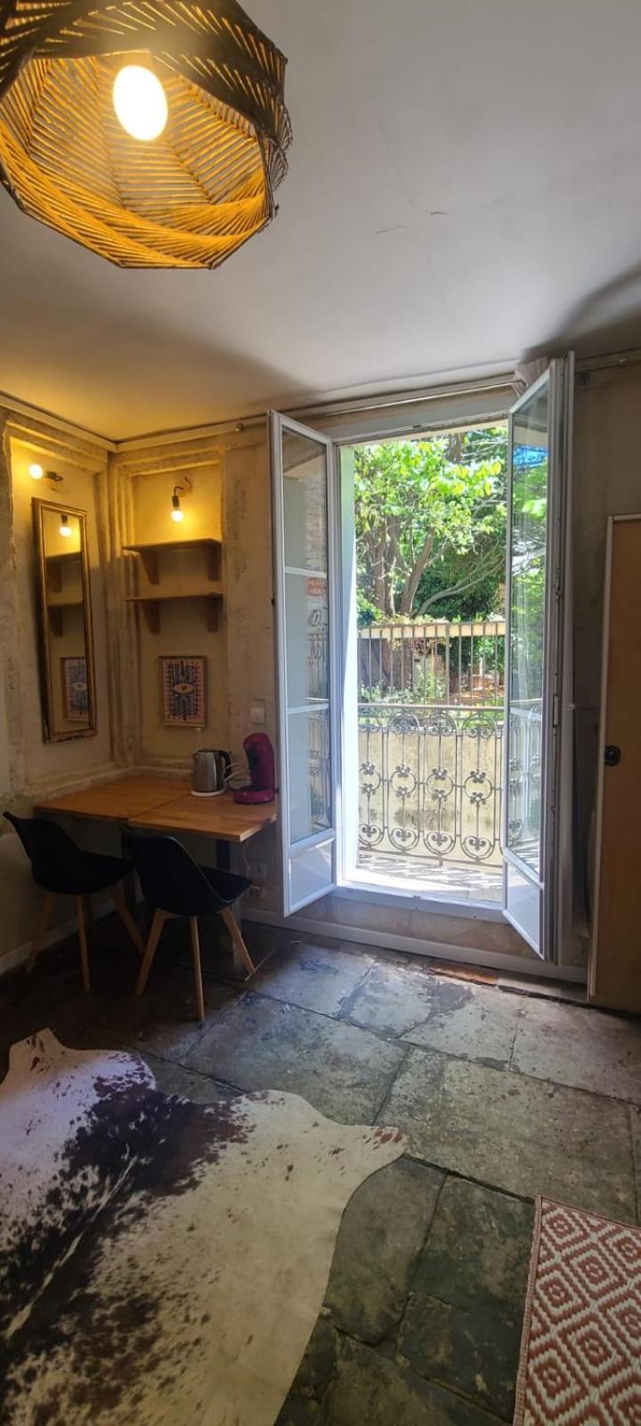 Studio Au Coeur Historique De Montpellier, 2 Personnes Et Wifi Eksteriør bilde