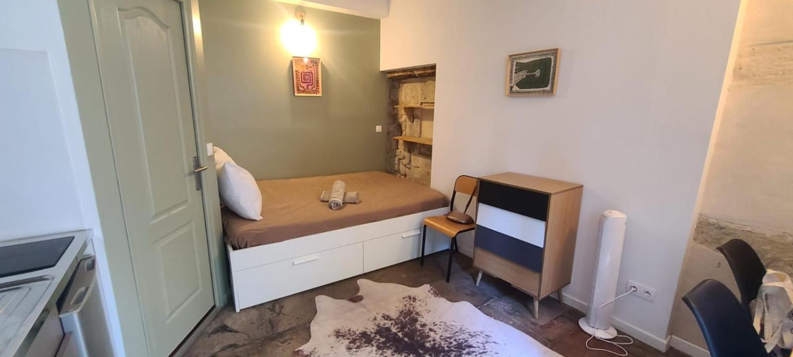 Studio Au Coeur Historique De Montpellier, 2 Personnes Et Wifi Eksteriør bilde