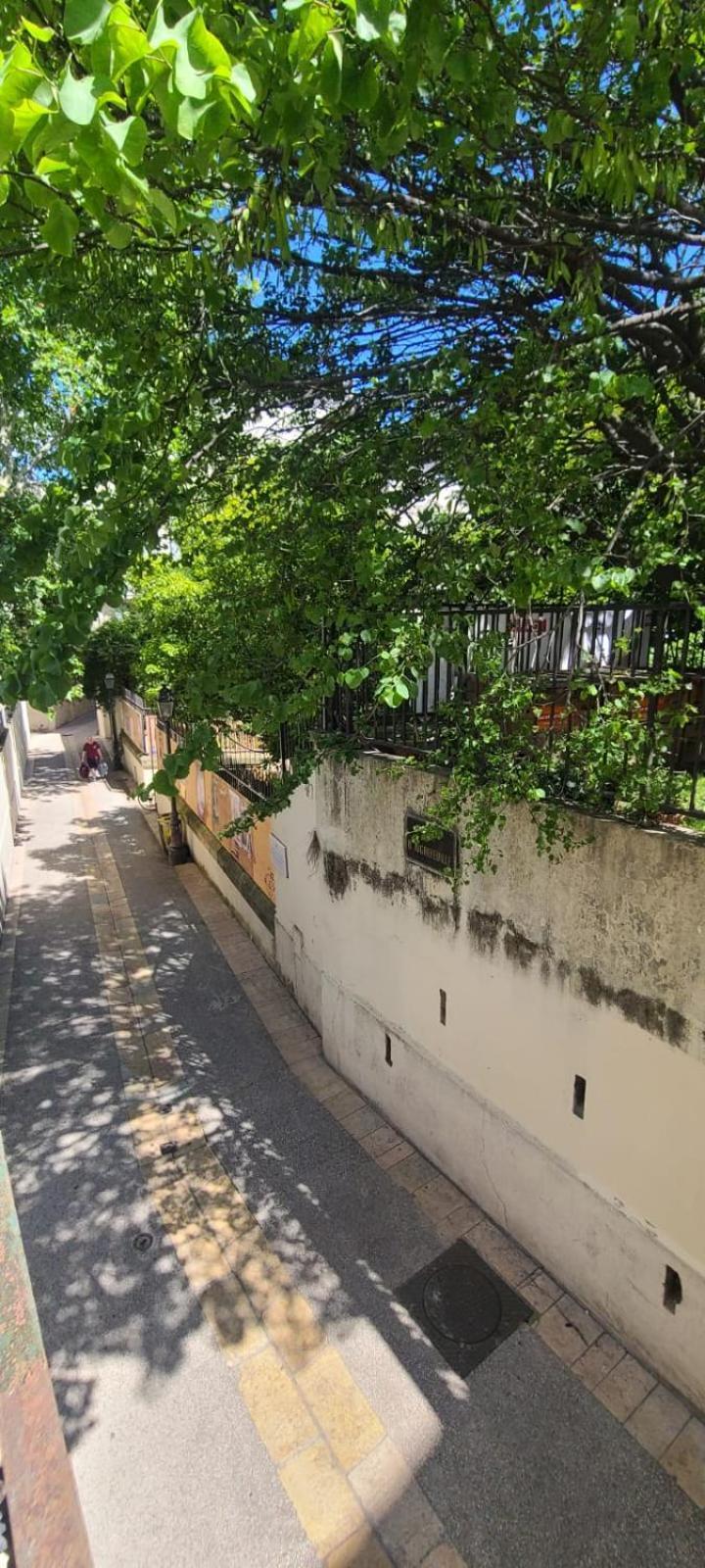 Studio Au Coeur Historique De Montpellier, 2 Personnes Et Wifi Eksteriør bilde